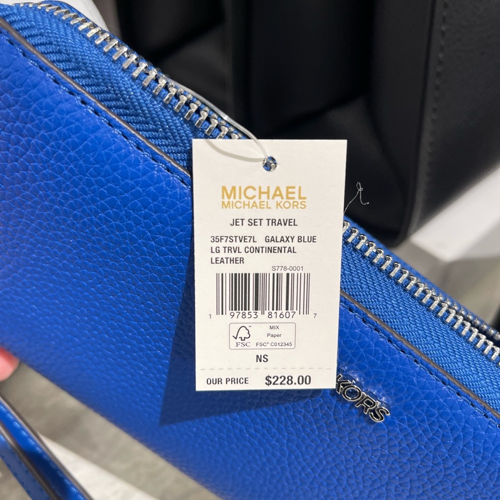 MICHAEL KORS Lg Pebbled Leather Continental Wallet Wristlet Phone 
Galaxy Blue - Picture 4 of 16